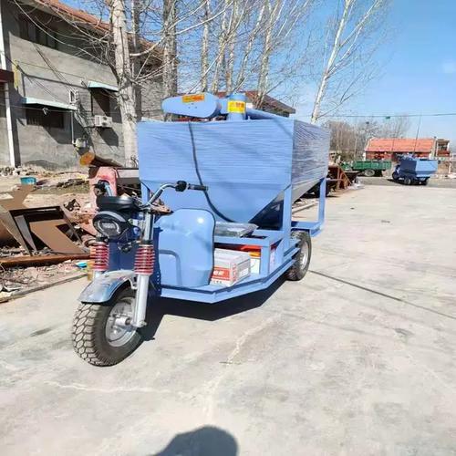 牛羊電動(dòng)撒料車 畜牧業(yè)養(yǎng)殖高效喂料新利器